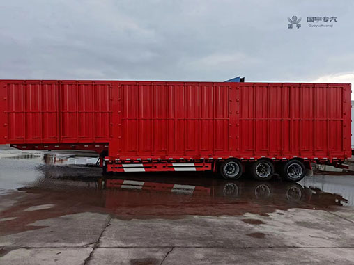 當(dāng)您需要更大裝載空間時(shí)，選擇我們的大廂式半掛車！